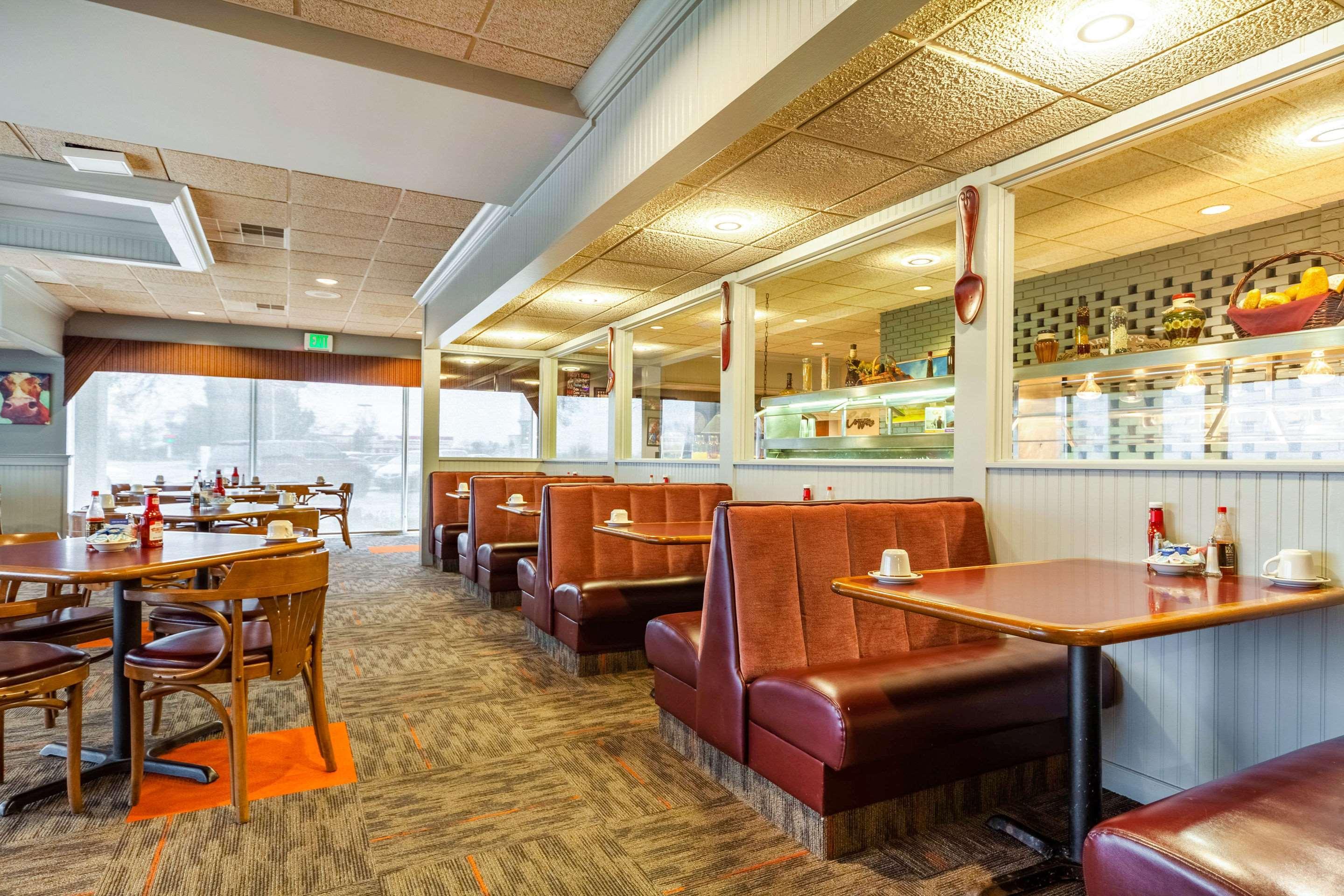 Quality Inn And Conference Center I-80 Grand Island Doniphan Exteriör bild